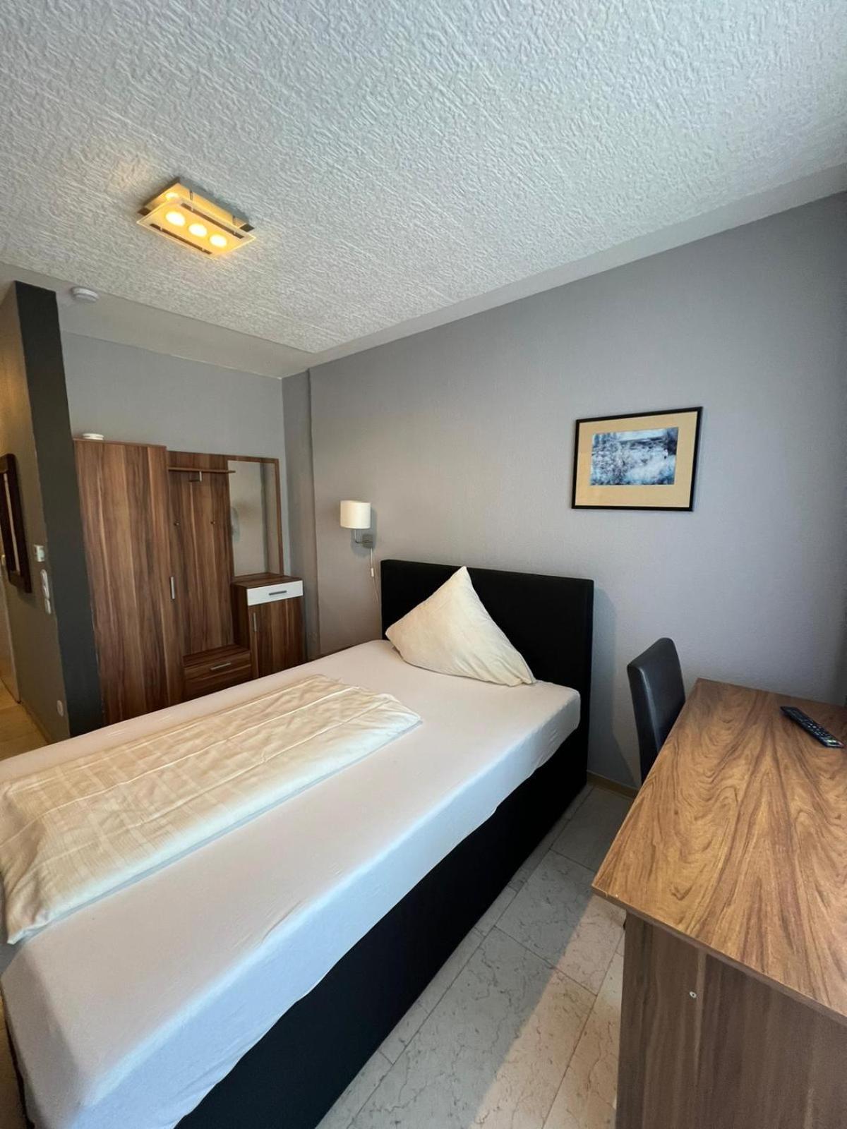 Hotel Hafez Бад Залцуфлен Екстериор снимка