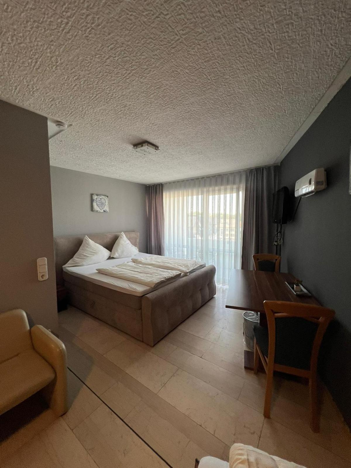 Hotel Hafez Бад Залцуфлен Екстериор снимка
