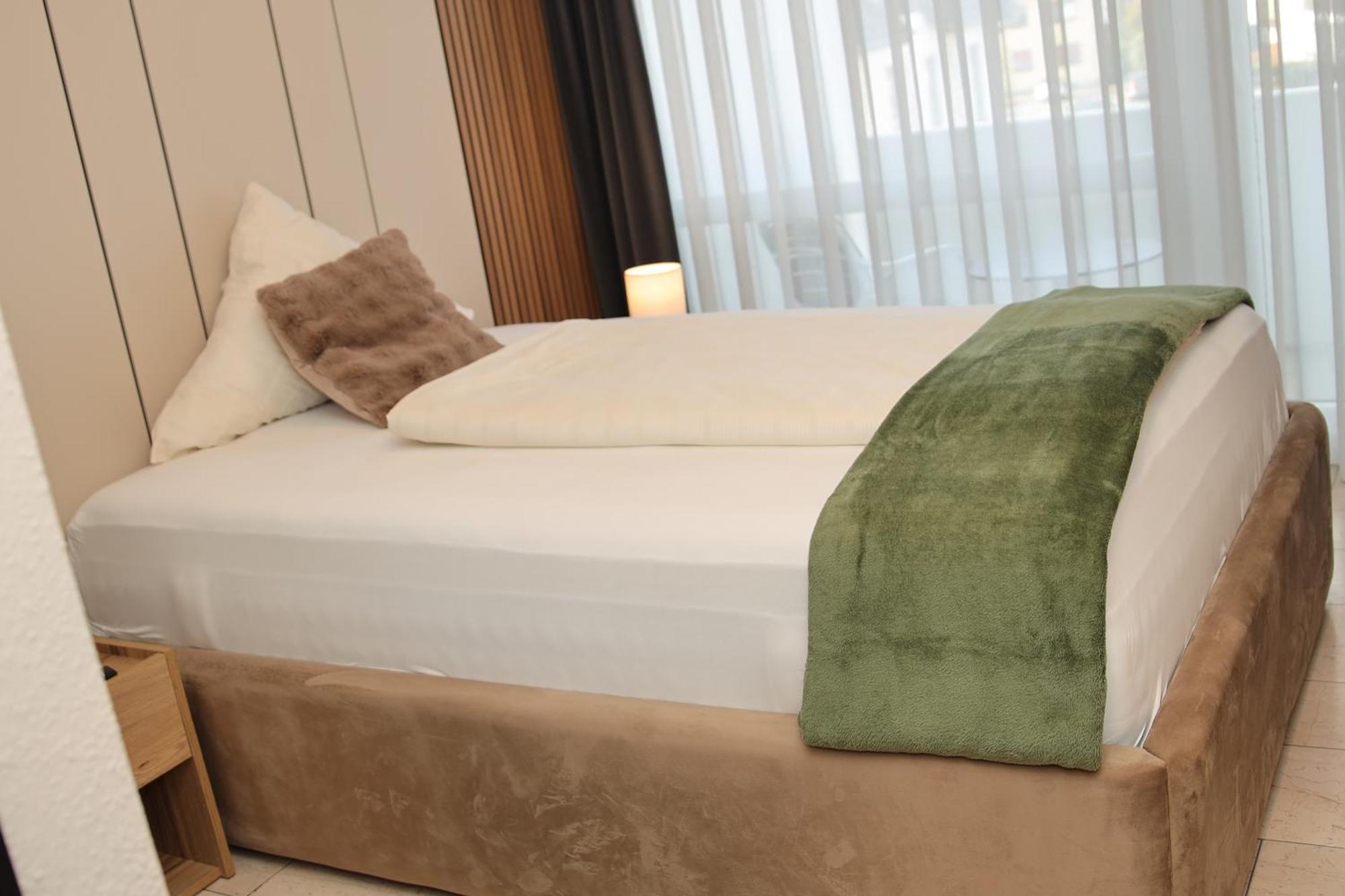Hotel Hafez Бад Залцуфлен Екстериор снимка