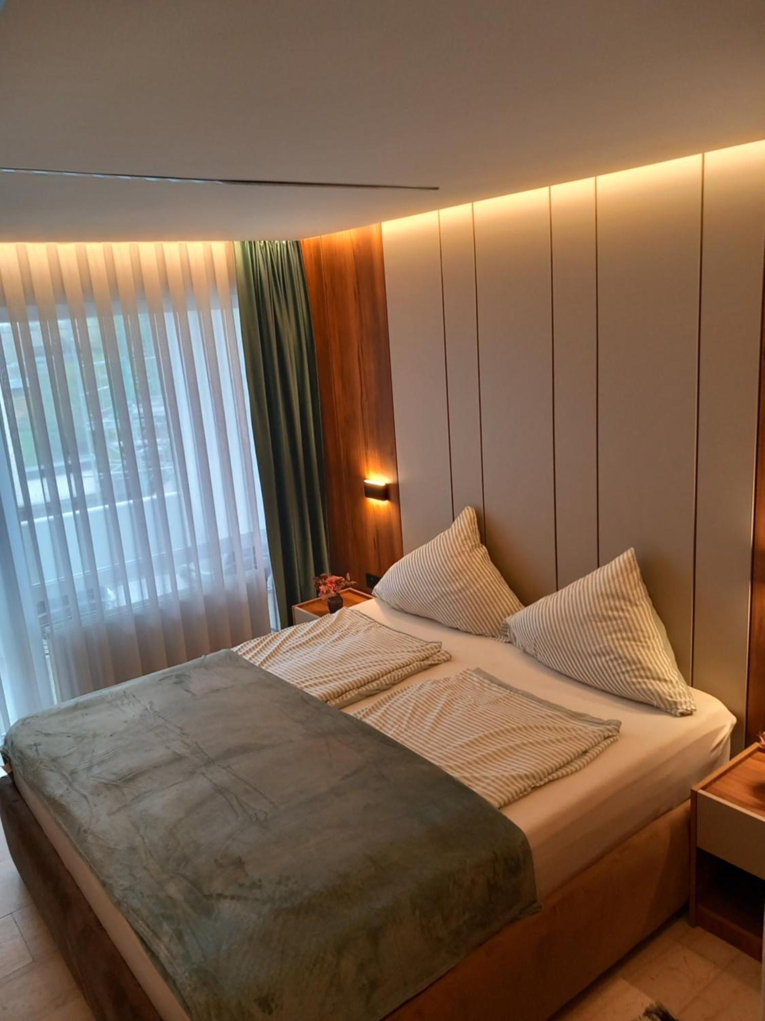Hotel Hafez Бад Залцуфлен Екстериор снимка
