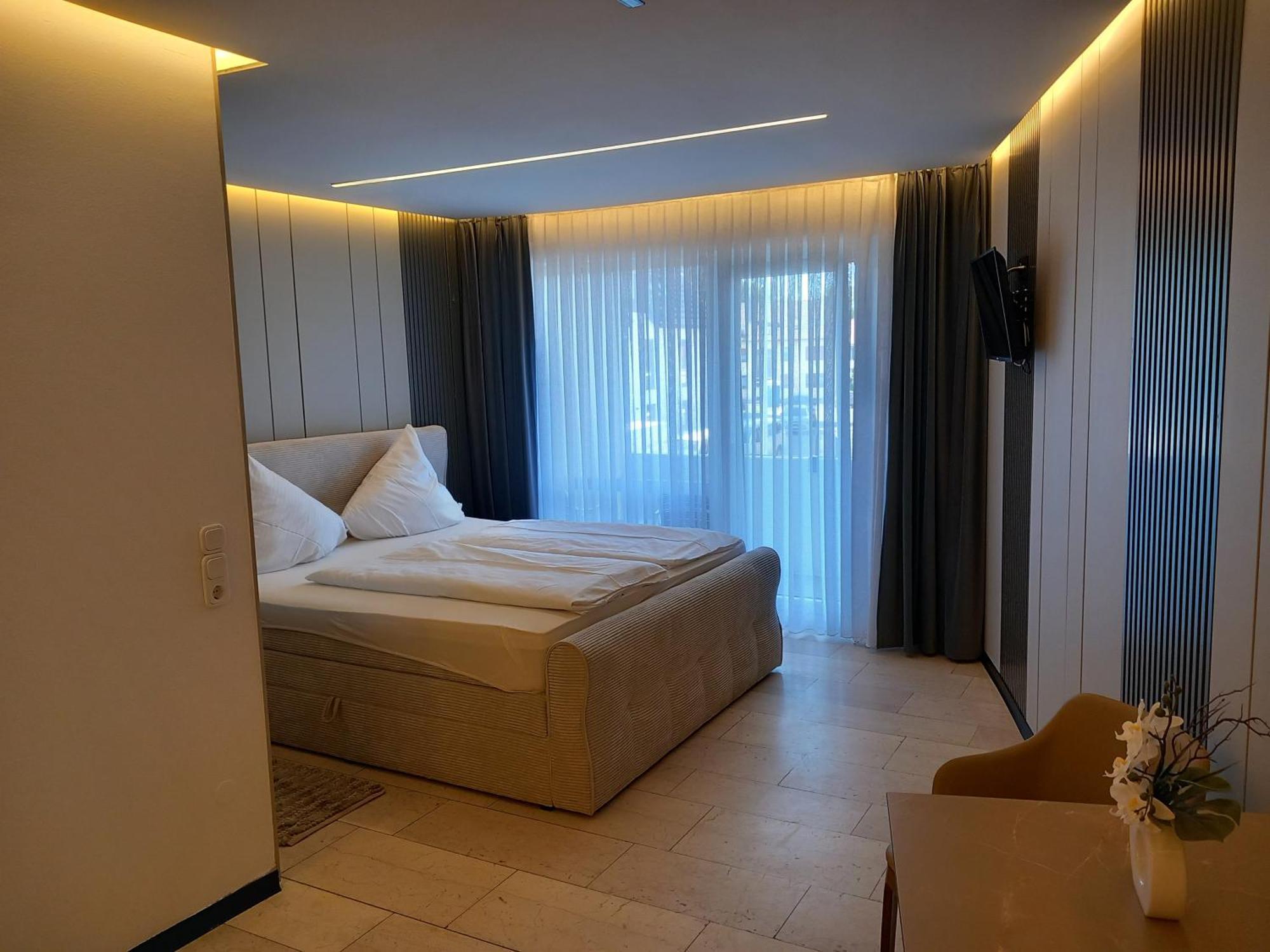 Hotel Hafez Бад Залцуфлен Стая снимка