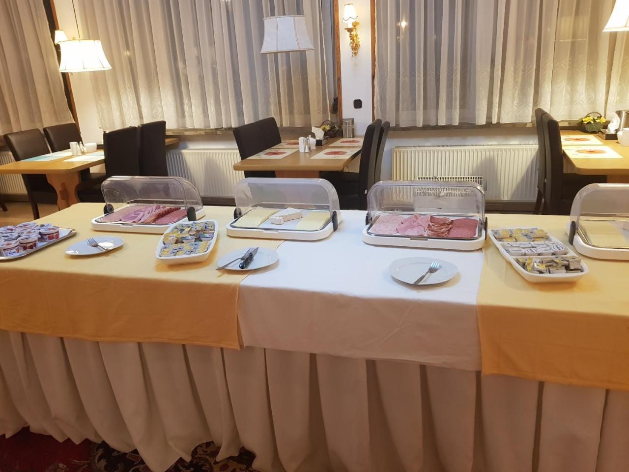 Hotel Hafez Бад Залцуфлен Екстериор снимка