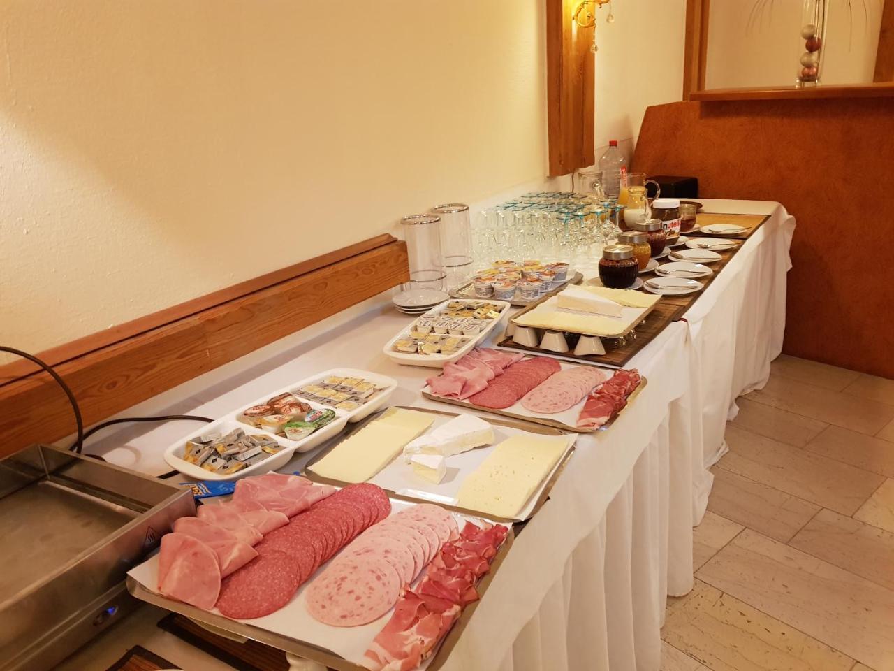 Hotel Hafez Бад Залцуфлен Екстериор снимка